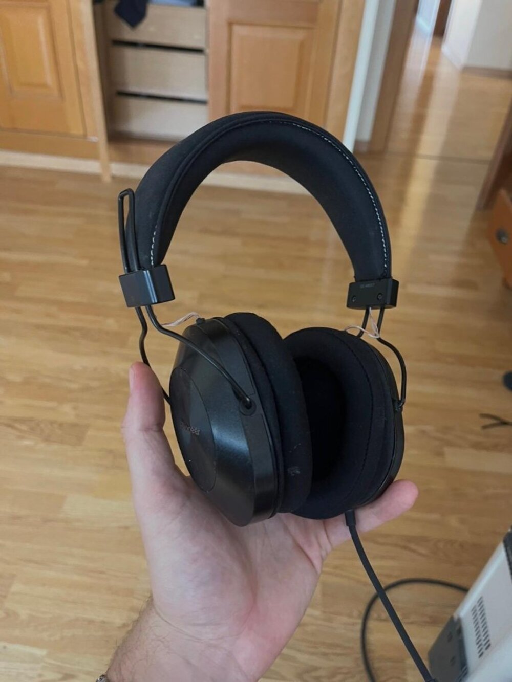 Pioneer headhones